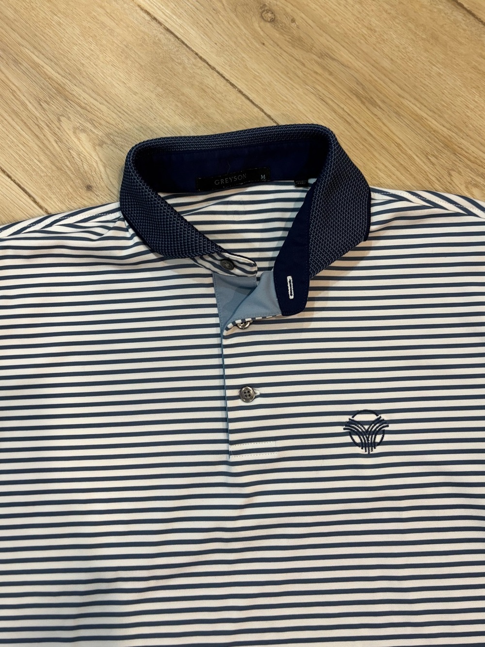 Greyson The Vintage Club Indian Wells Palm Springs Medium M Golf Blue White